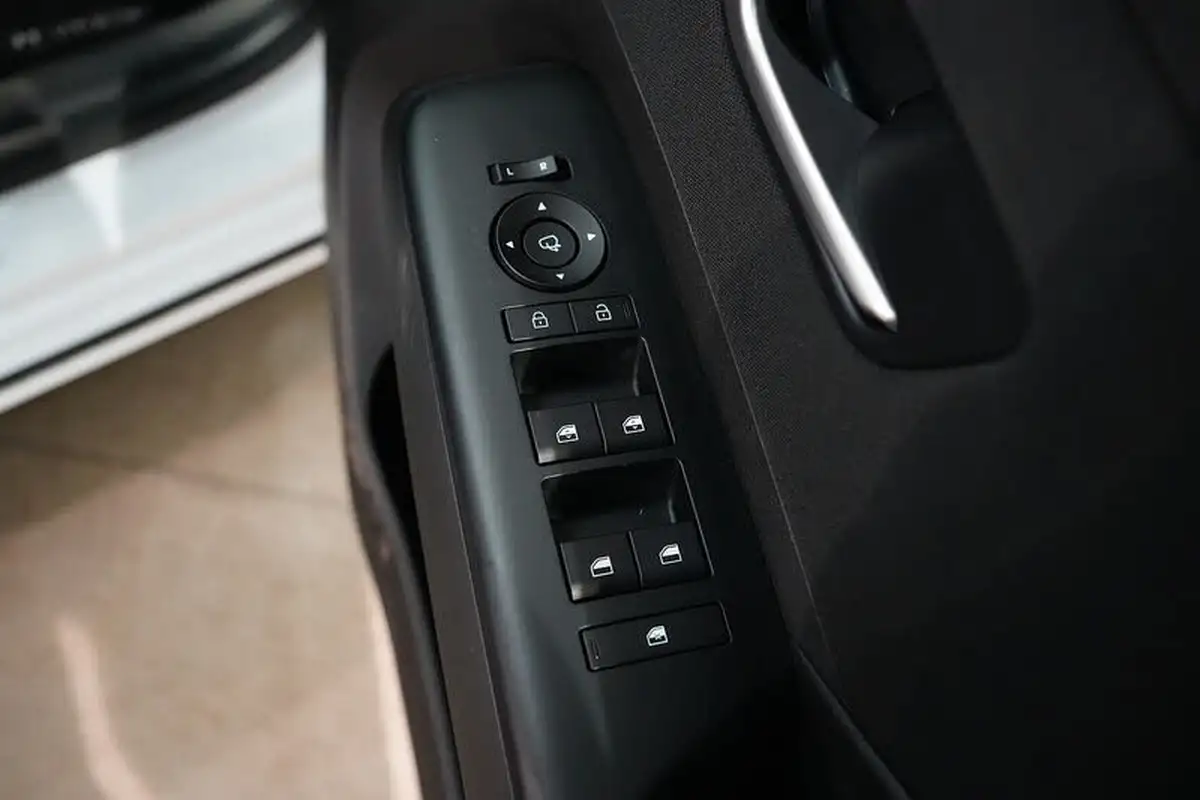 2024-hyundai-kona-e-advance-156ps-48kwh-big-31