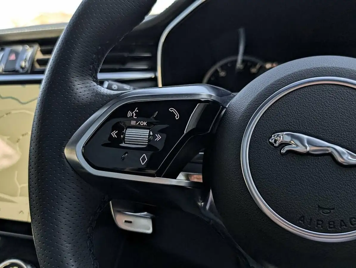 2023-jaguar-f-pace-20-d200-r-dynamic-black-big-30