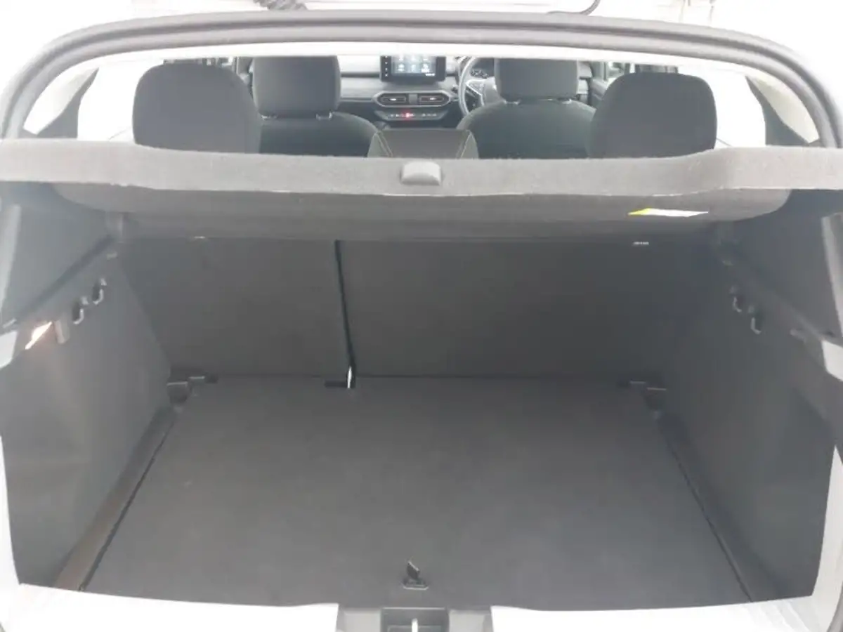 2024-dacia-sandero-stepway-10-tce-extreme-90bhp-big-7