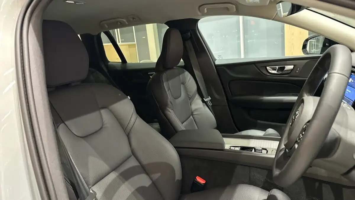 2024-volvo-v60-20-b4-plus-station-wagon-big-8