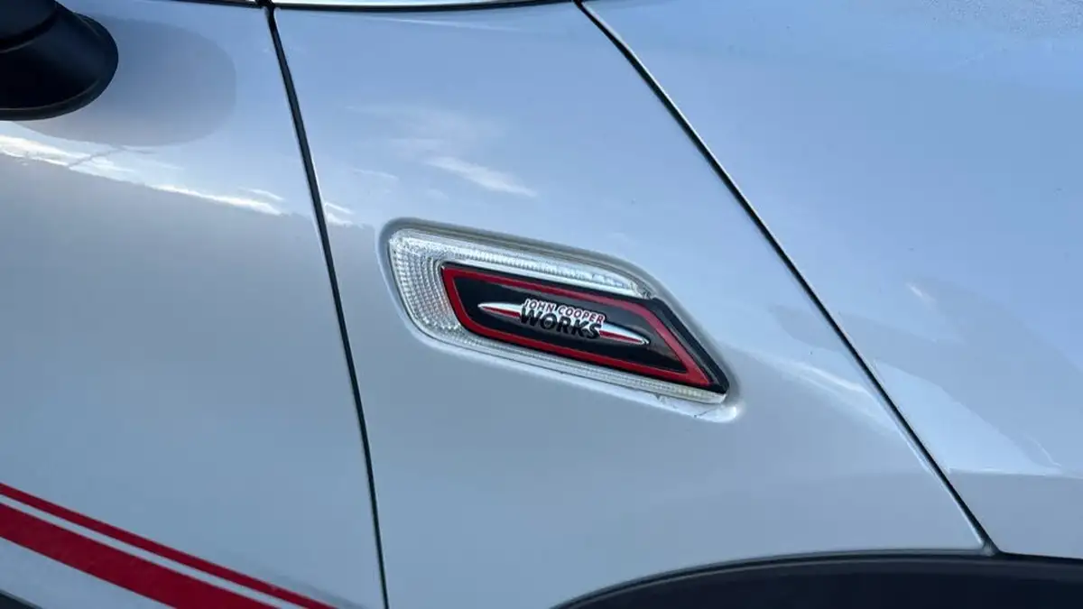2021-mini-clubman-20-john-cooper-works-big-14