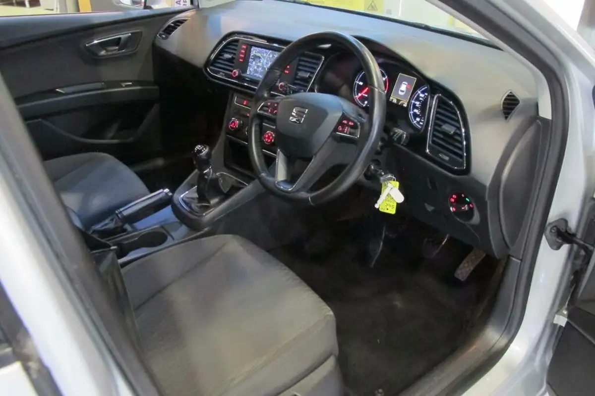 2015-seat-leon-16tdi-se-tech-pack-110ps-hatchback-5d-big-21
