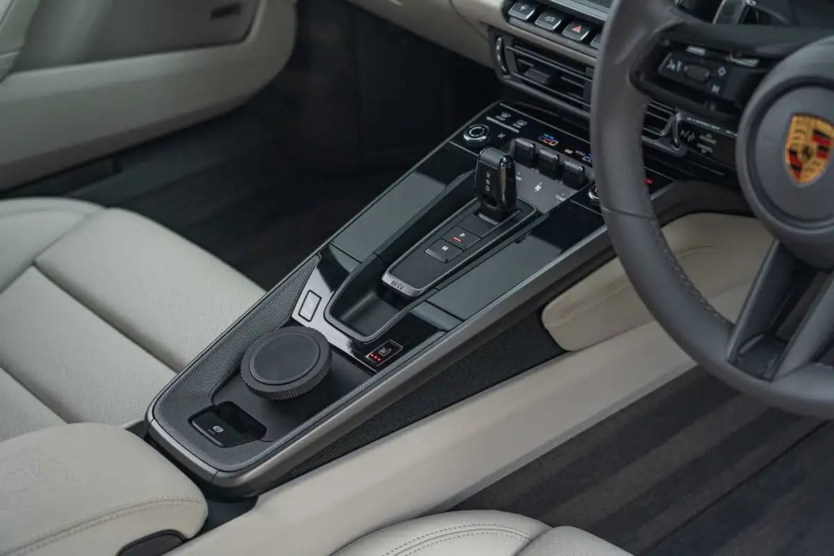 2020-porsche-911-30-carrera-s-coupe-pdk-big-37