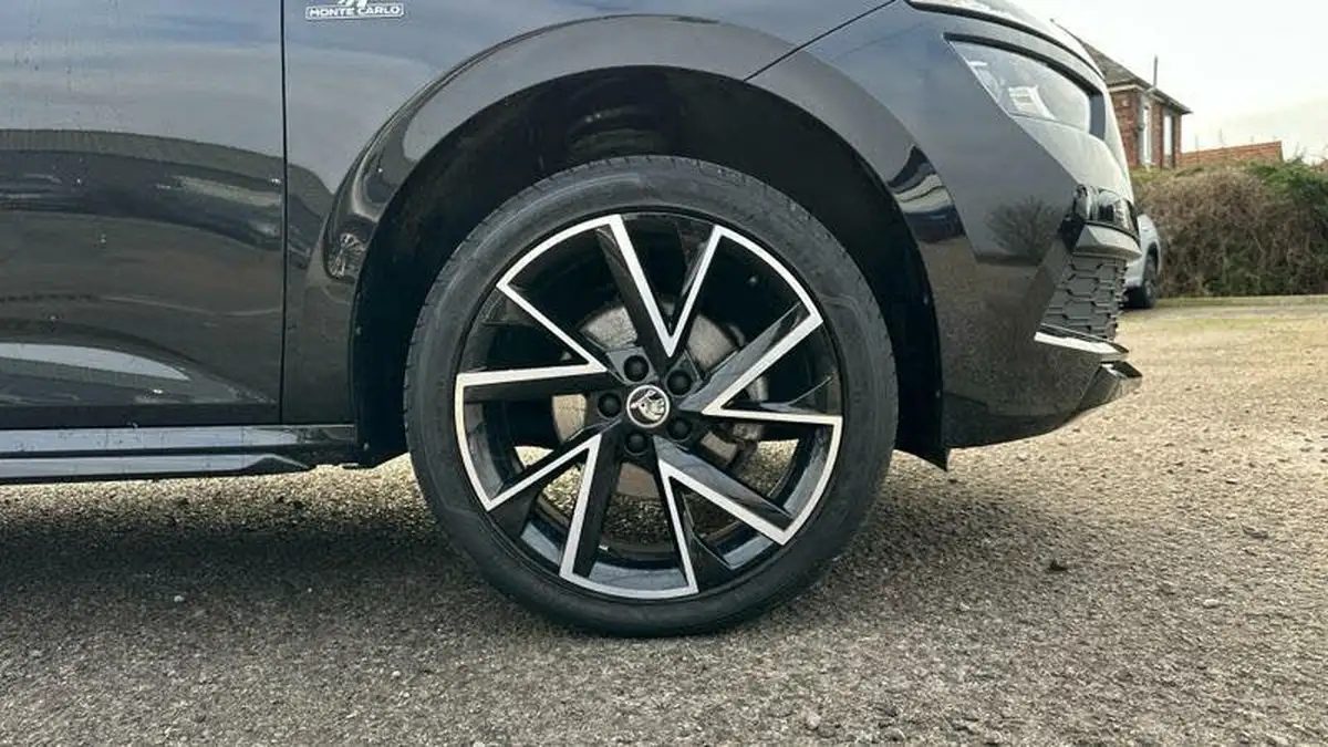 2020-skoda-kamiq-15-tsi-monte-carlo-dsg-big-4