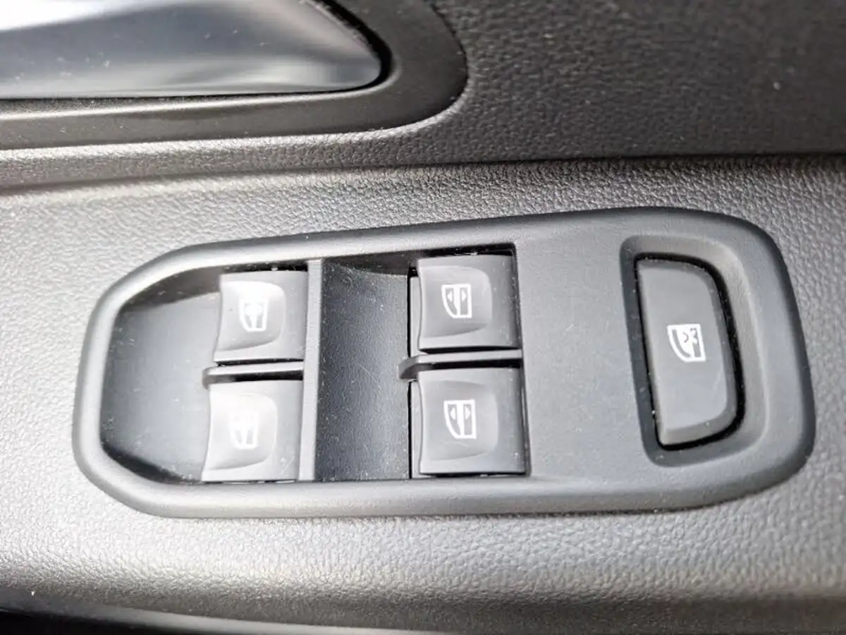 2021-dacia-duster-13-tce-comfort-130bhp-station-wagon-5d-1333cc-big-15