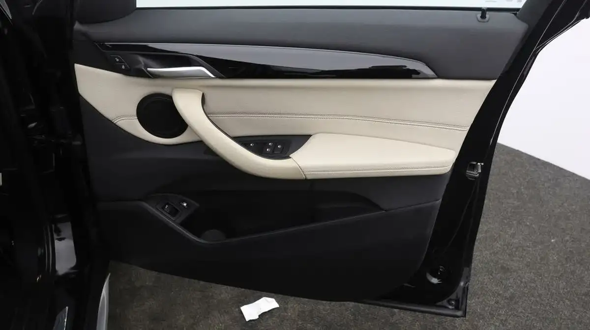 2021-bmw-x1-15-xdrive-25e-phev-xline-big-15