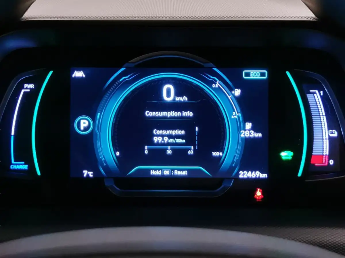 2021-hyundai-ioniq-e-premium-se-electric-100kw-big-35