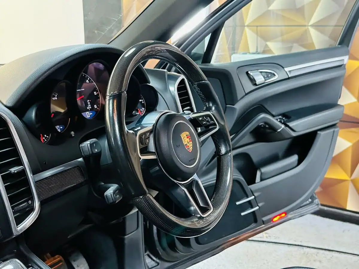2015-porsche-cayenne-30td-big-76