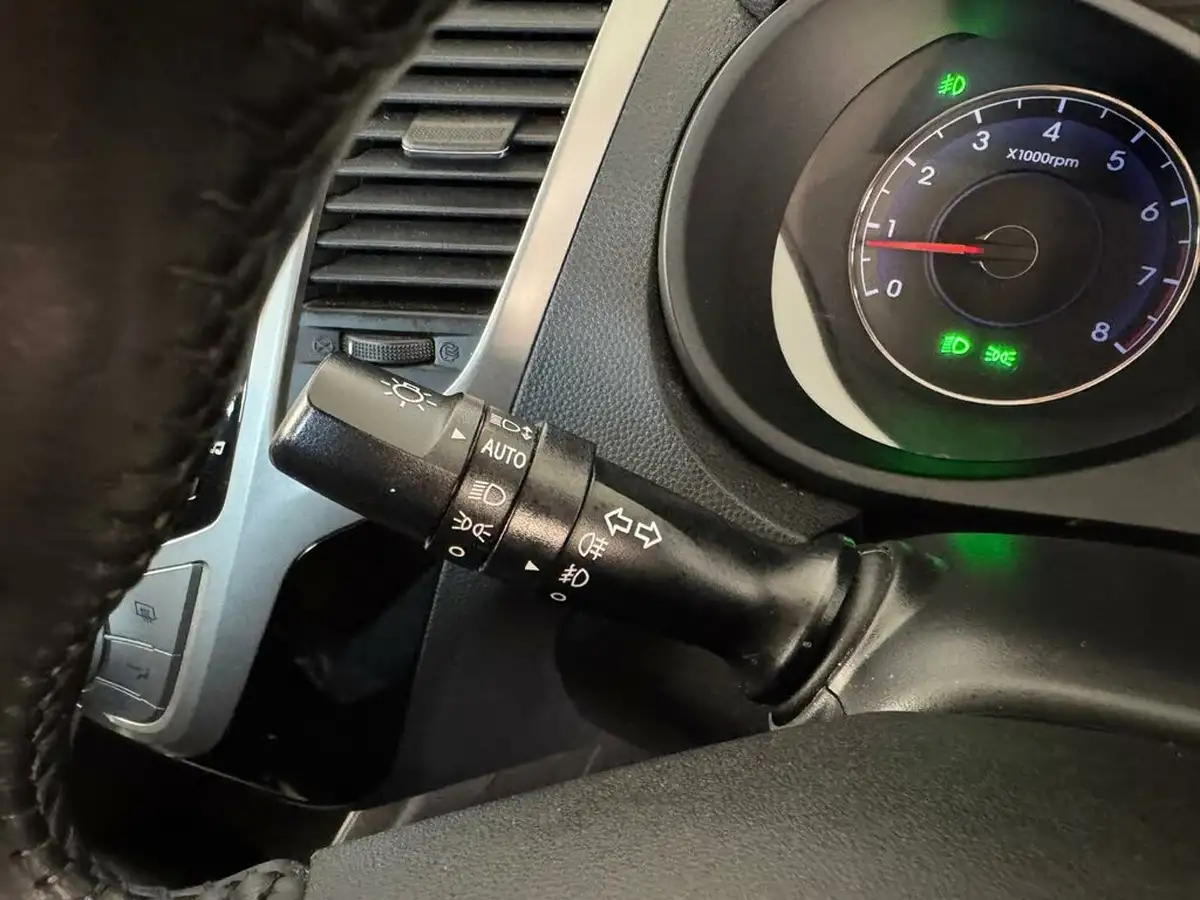 2019-hyundai-ix20-16-se-auto-big-25