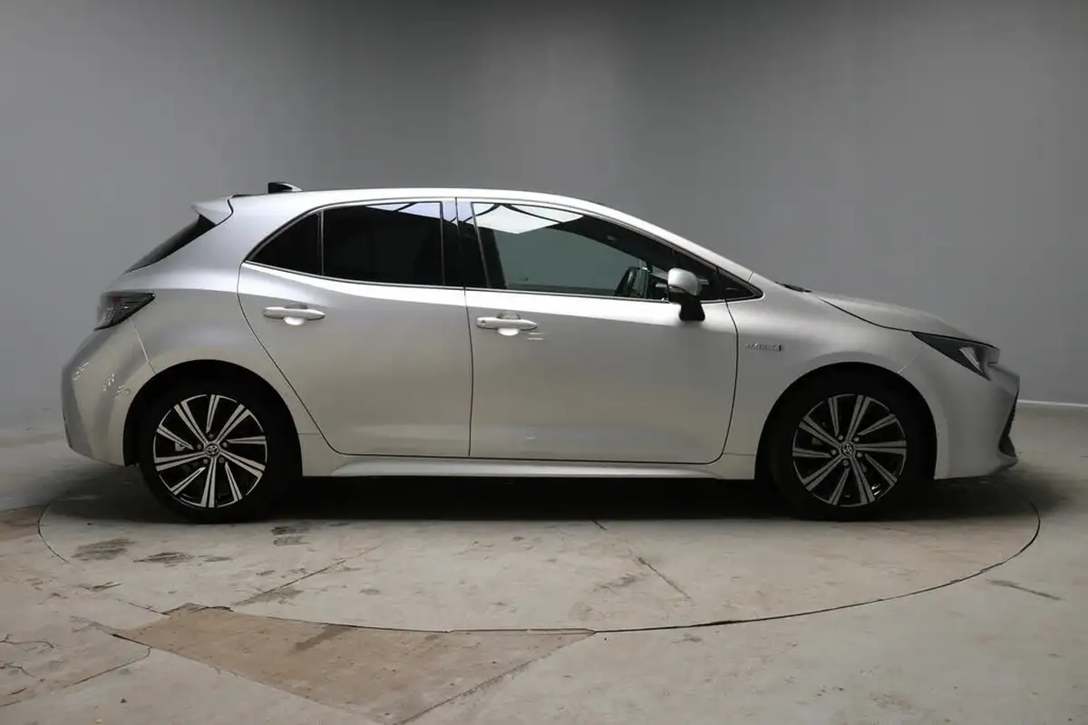 2020-toyota-corolla-18-vvt-i-design-spare-wheel-hatchback-5d-big-12