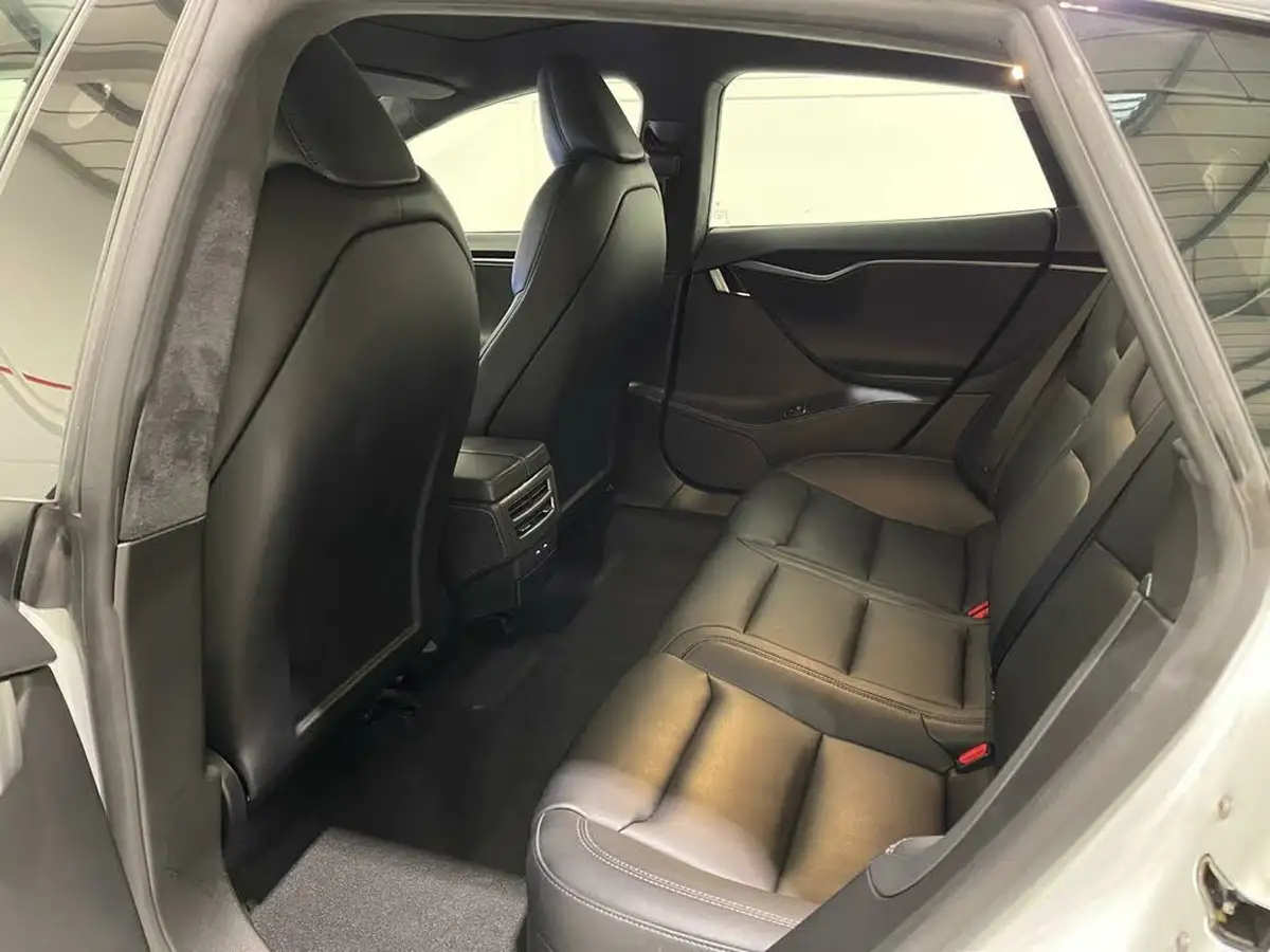 2020-tesla-model-s-e-long-range-big-7