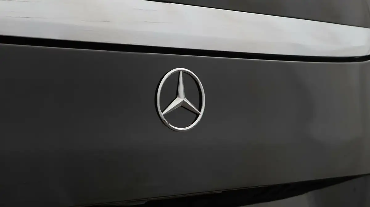 2020-mercedes-benz-v-class-big-21