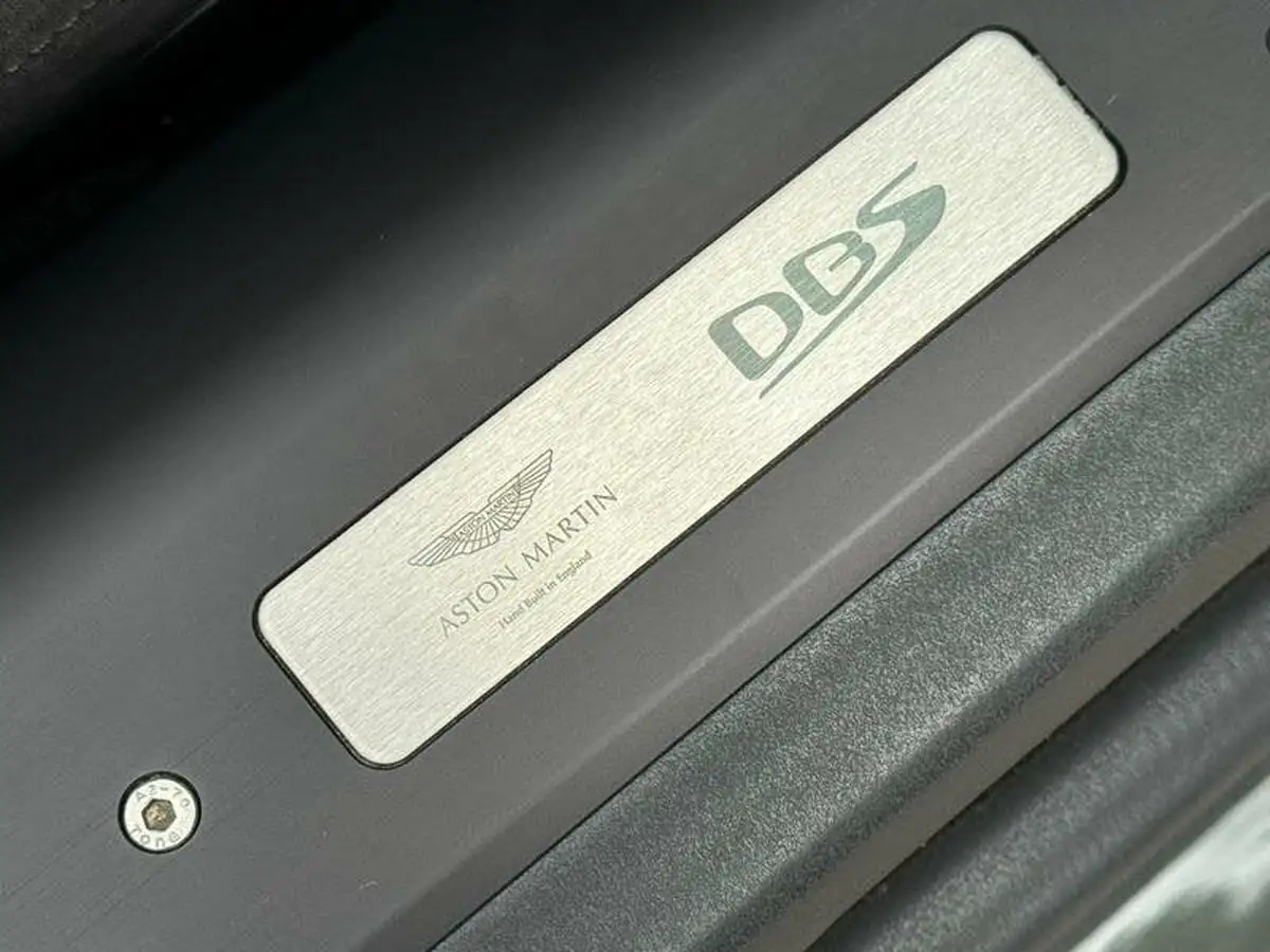 2020-aston-martin-dbs-52-v12-superleggera-volante-big-18