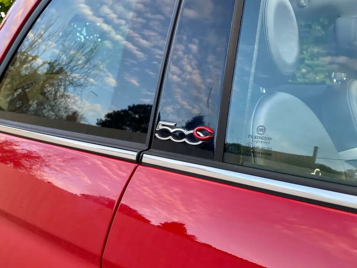 2016-fiat-500c-09-lounge-105bhp-big-43
