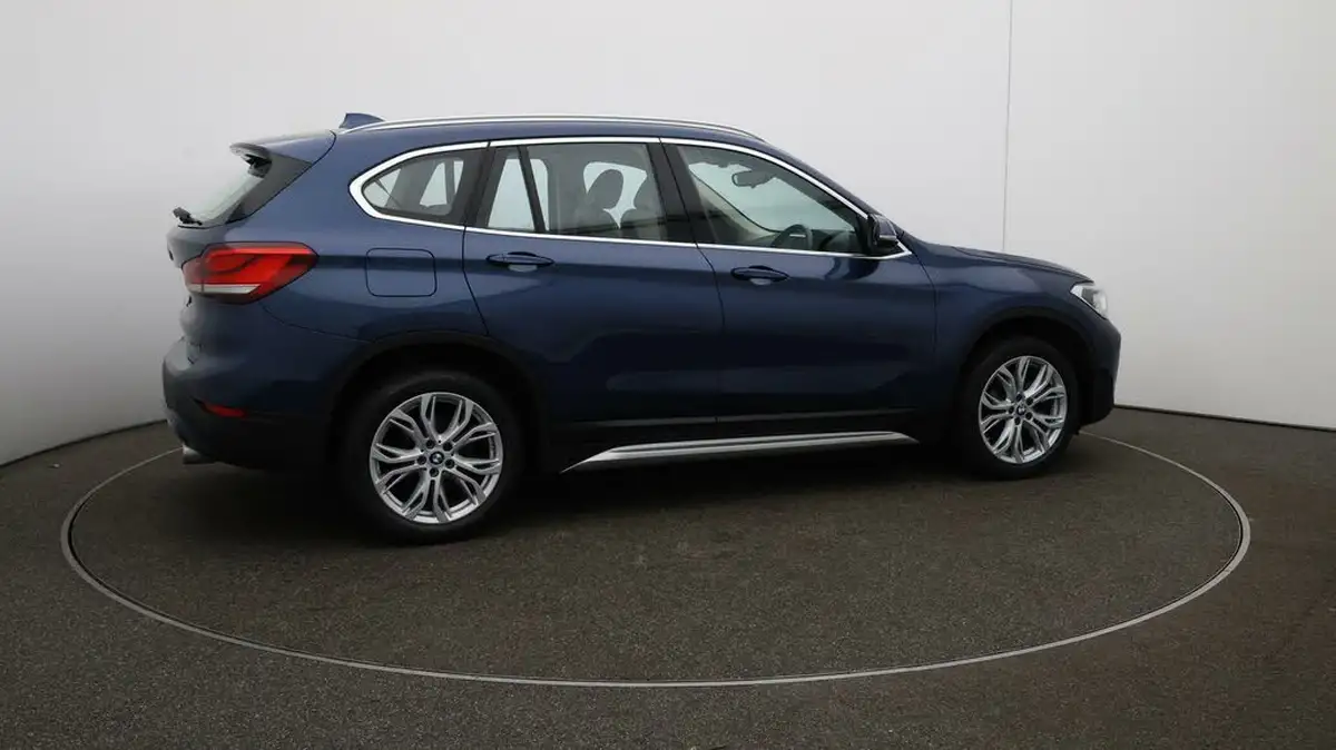 2022-bmw-x1-20td-sdrive18d-xline-sport-auto-big-44