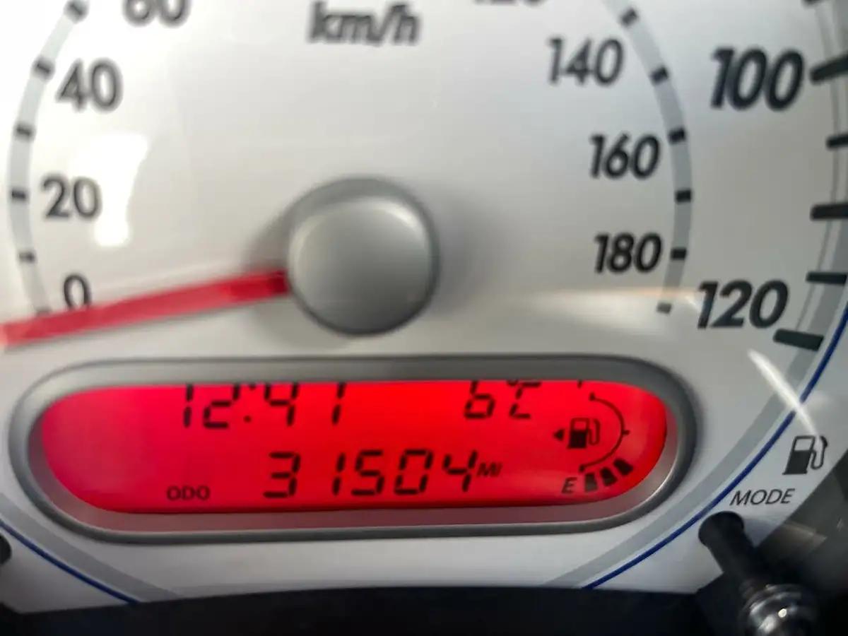 2013-suzuki-splash-12-sz3-big-24