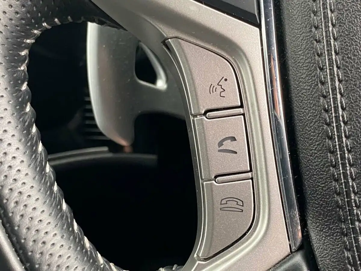 2019-mitsubishi-outlander-24-dynamic-phev-big-26