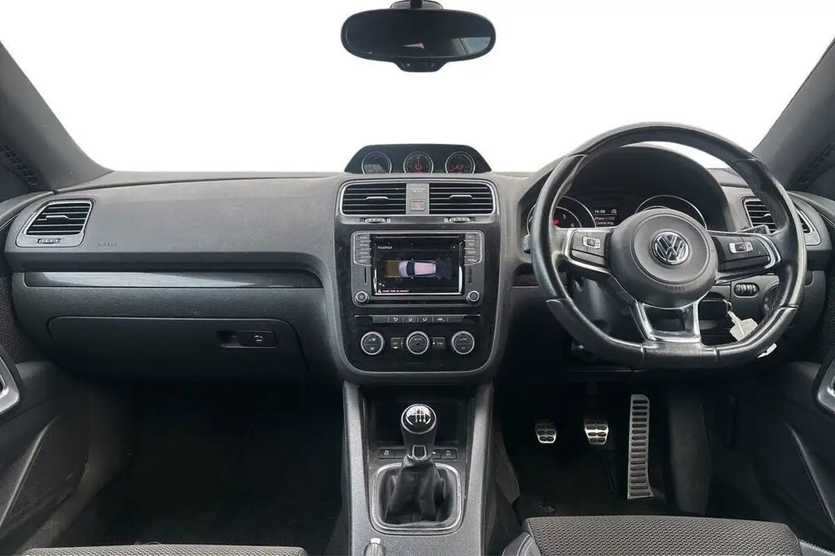 2016-volkswagen-scirocco-14-tsi-gt-big-42
