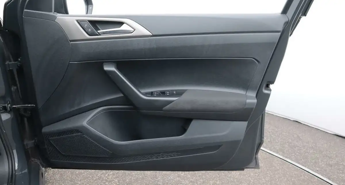 2020-volkswagen-polo-10-match-big-15