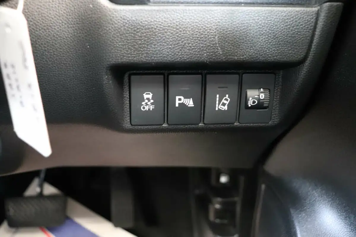 2019-honda-jazz-13-i-vtec-se-navi-cvt-big-48