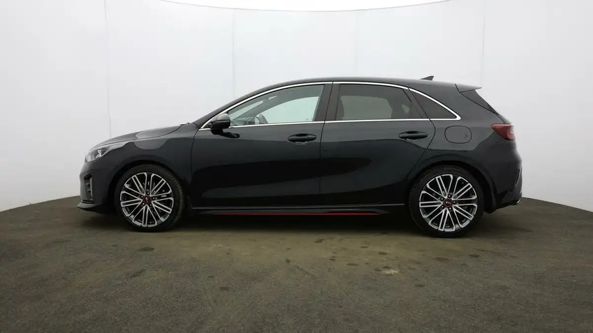 2021-kia-ceed-16-t-gdi-gt-dct-big-3