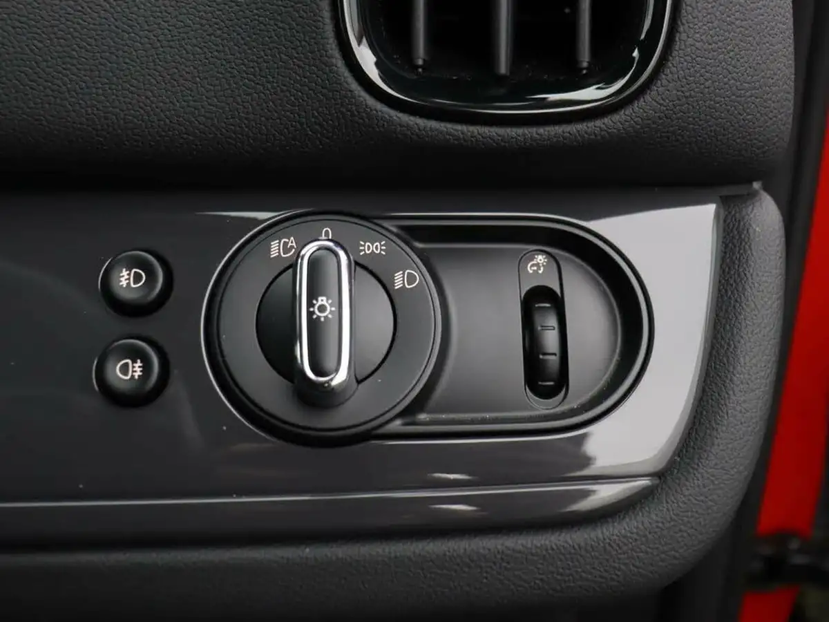 2020-mini-countryman-15-cooper-classic-comfort-big-33