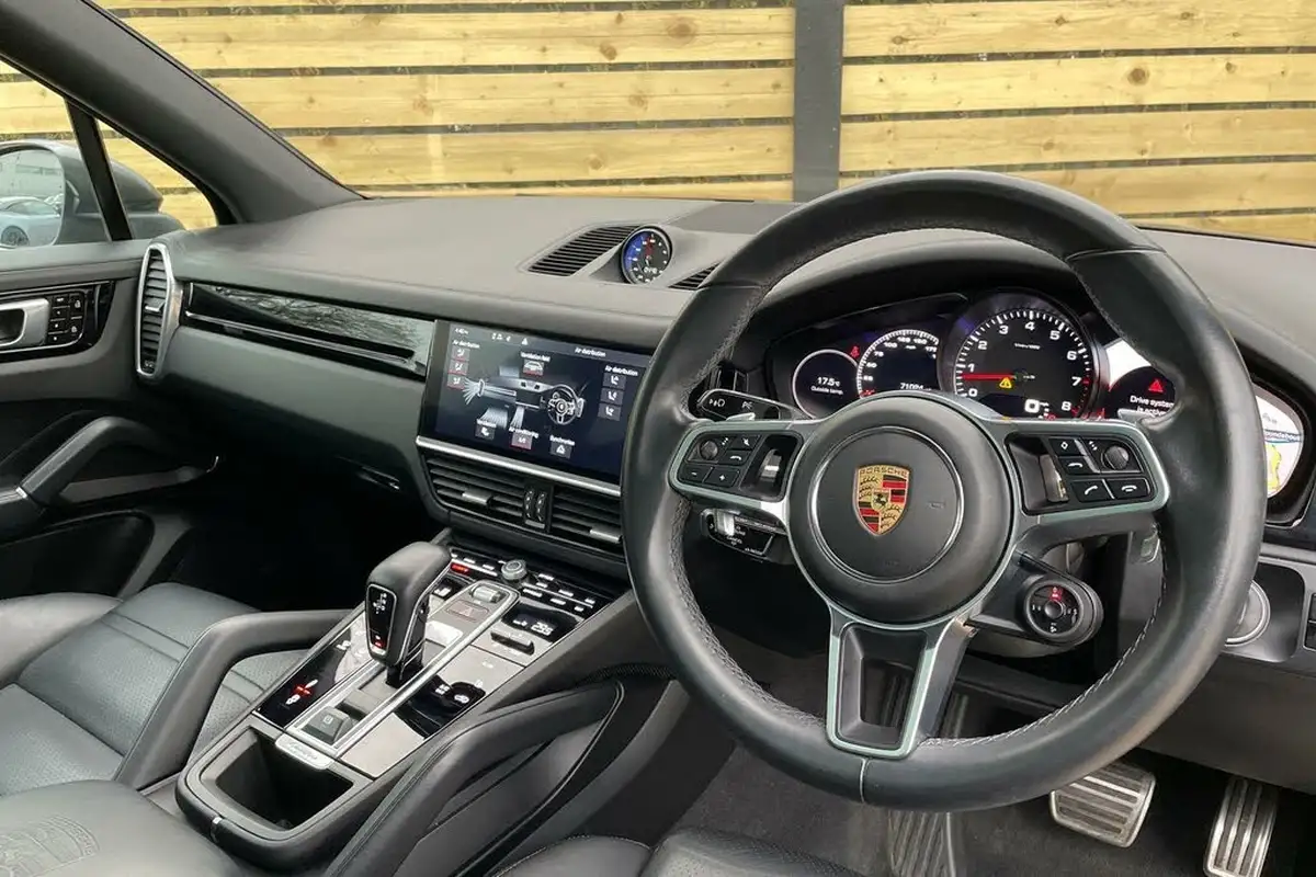 2020-porsche-cayenne-30-v6-s-big-27