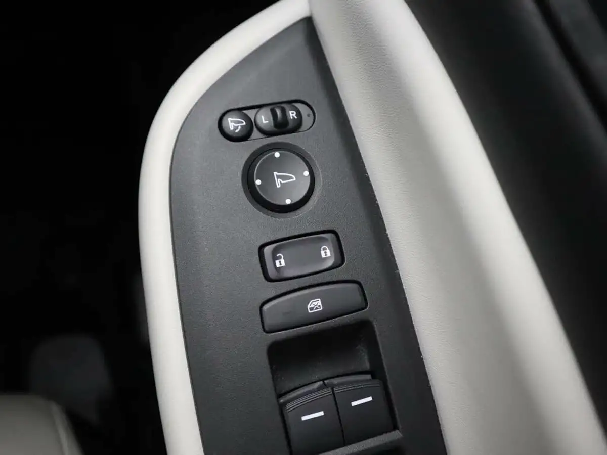 2023-honda-jazz-15-i-mmd-ex-107ps-big-38