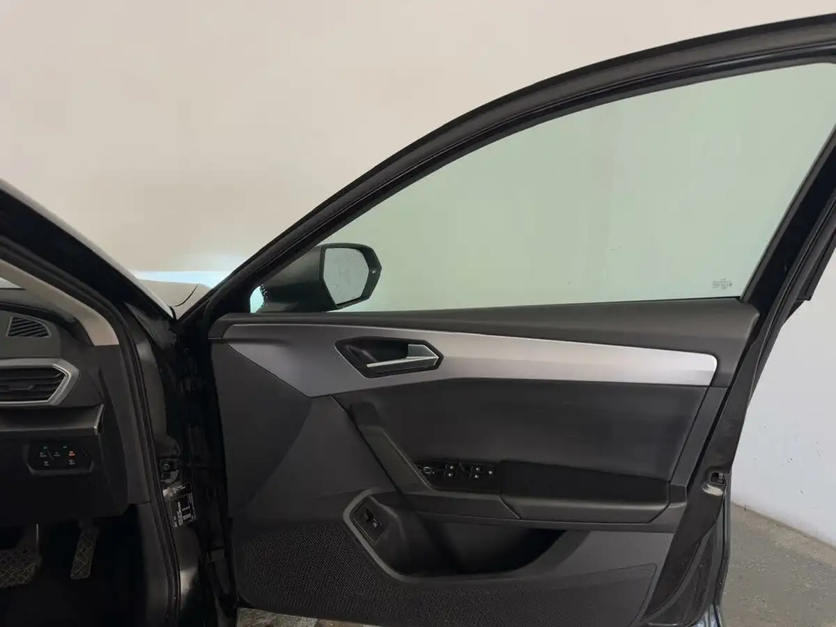 2021-seat-leon-14-e-hybrid-fr-hatchback-big-18