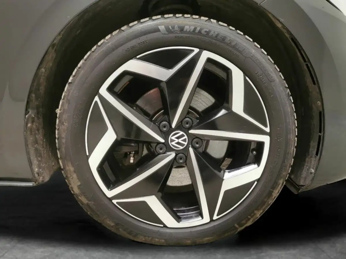 2021-volkswagen-id3-e-tour-big-26