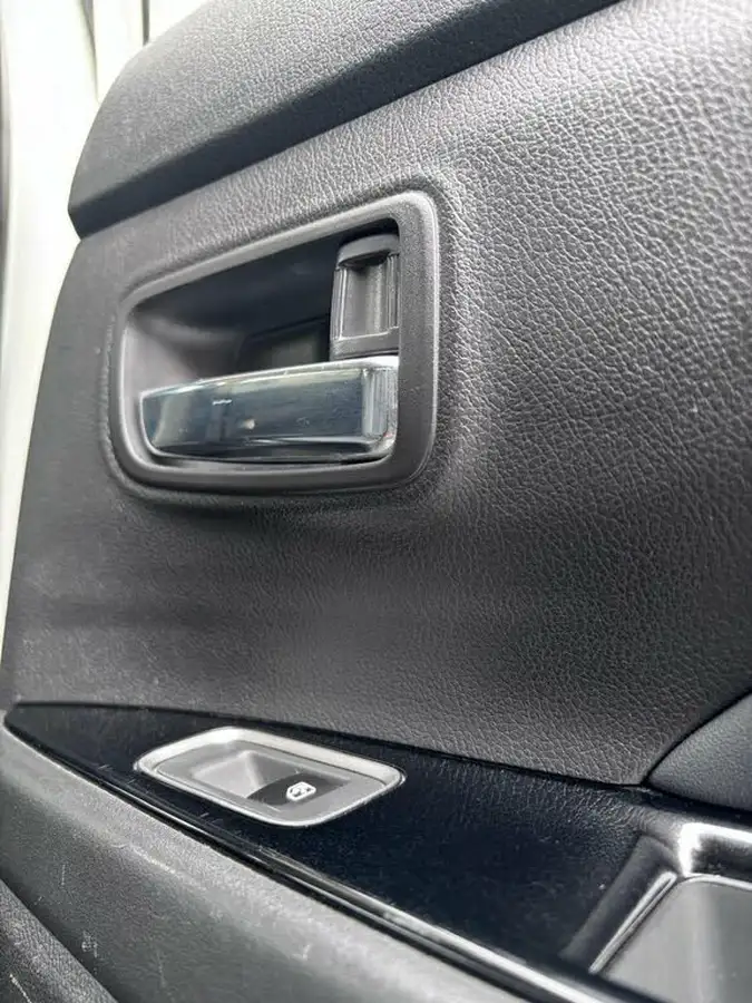 2018-mitsubishi-outlander-20-4h-phev-big-37