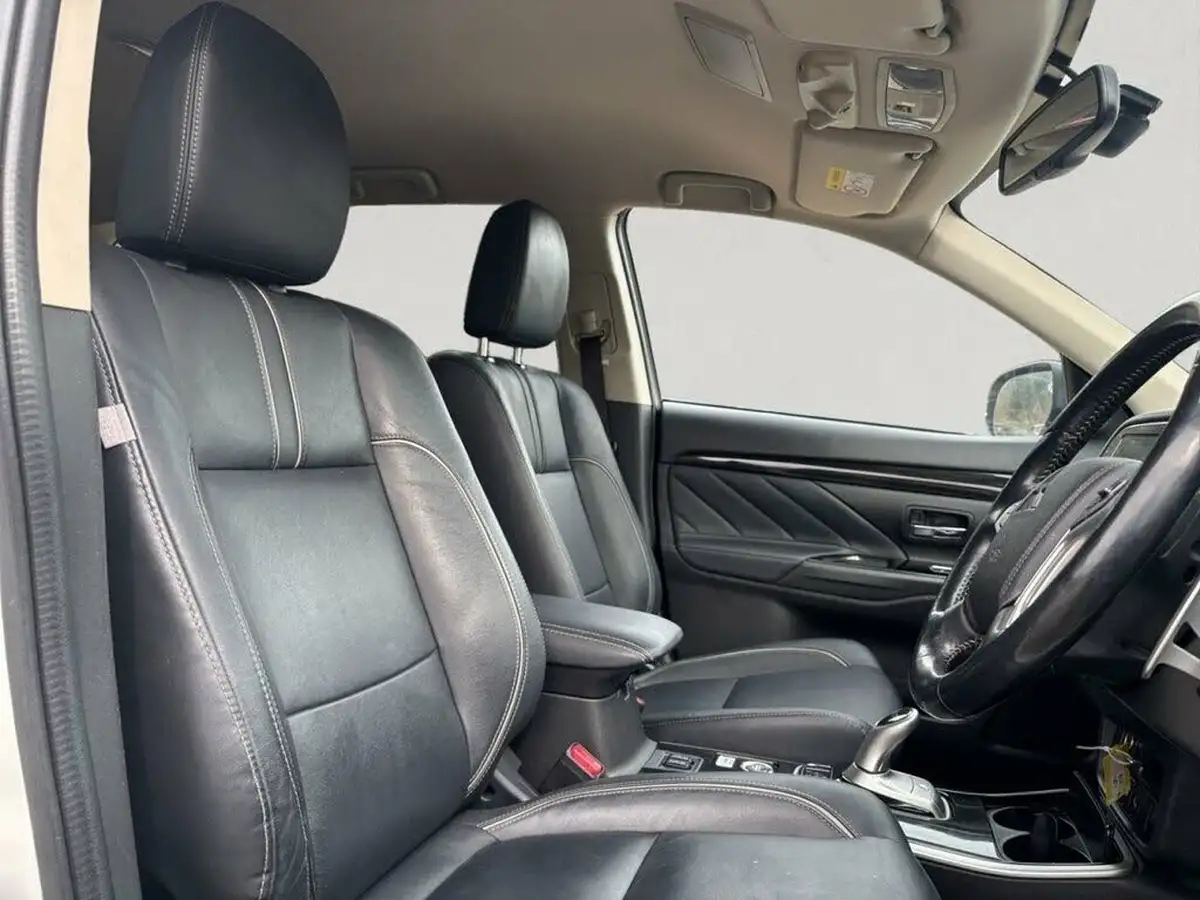 2018-mitsubishi-outlander-20-4h-phev-big-9
