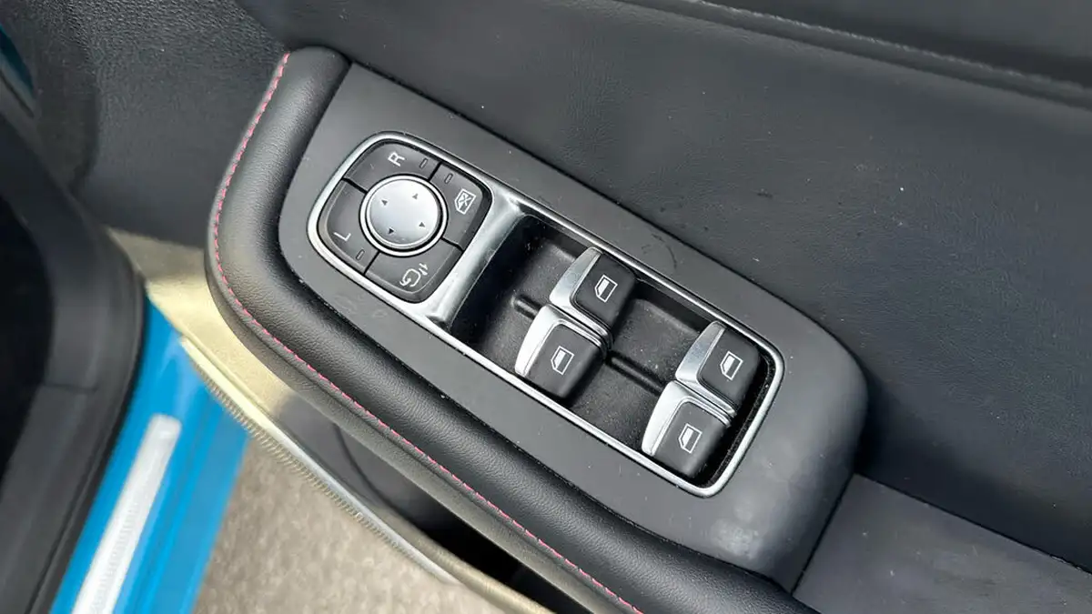 2023-mg-hs-15t-gdi-se-162ps-dct-big-24