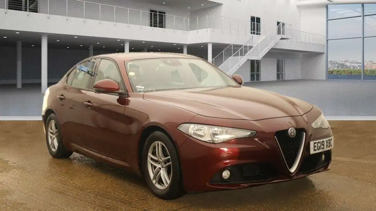 2019-alfa-romeo-giulia-20-giulia-big-4