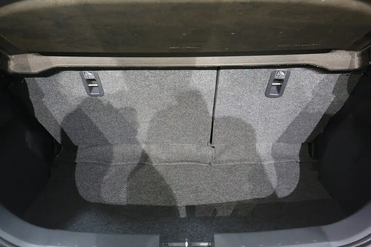 2018-suzuki-celerio-10-sz4-ags-big-54