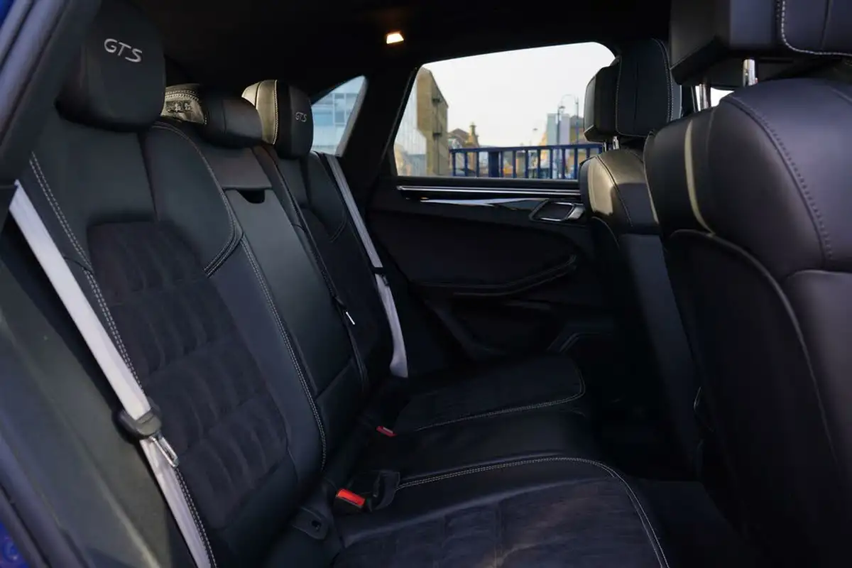 2016-porsche-macan-30-gts-big-25