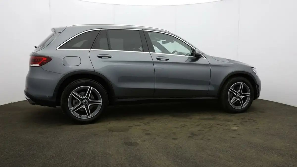2021-mercedes-benz-glc-class-20d-glc220d-amg-line-station-wagon-5d-1950cc-4matic-plus-big-48