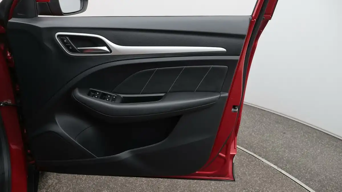 2019-mg-zs-suv-e-exclusive-ev-big-14