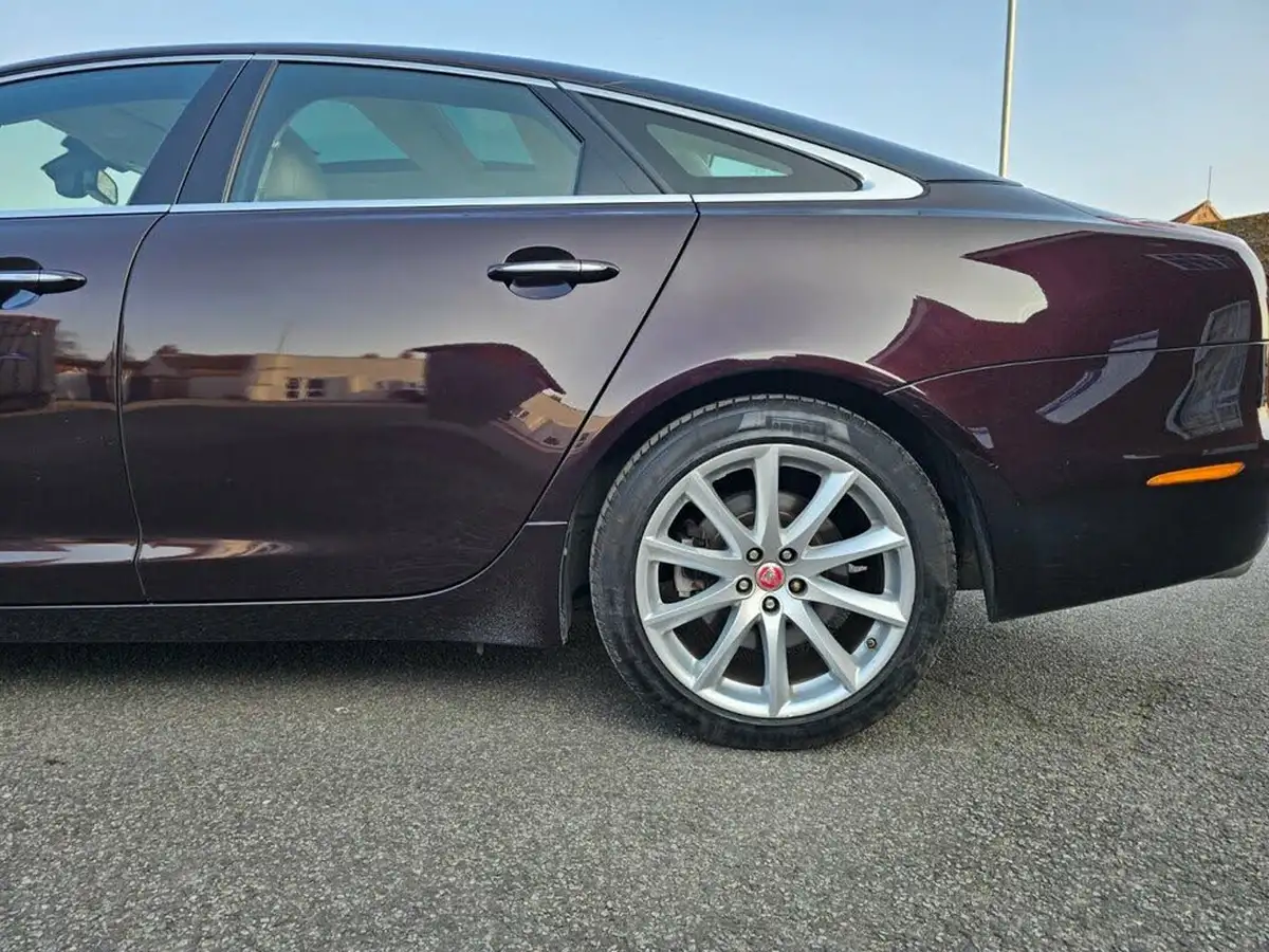 2014-jaguar-xj-series-30td-xj-portfolio-swb-auto-big-51