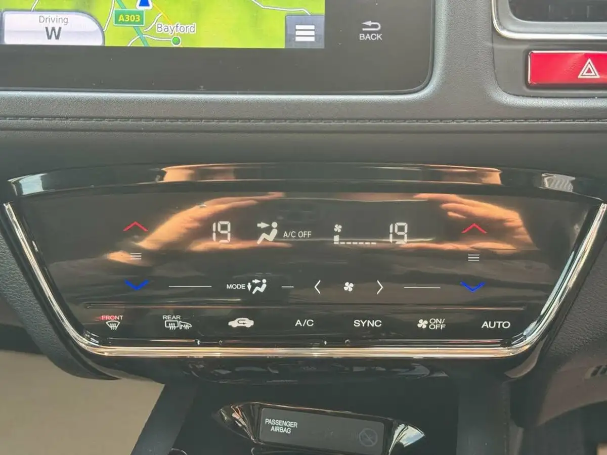 2016-honda-hr-v-16-i-dtec-se-navi-big-36