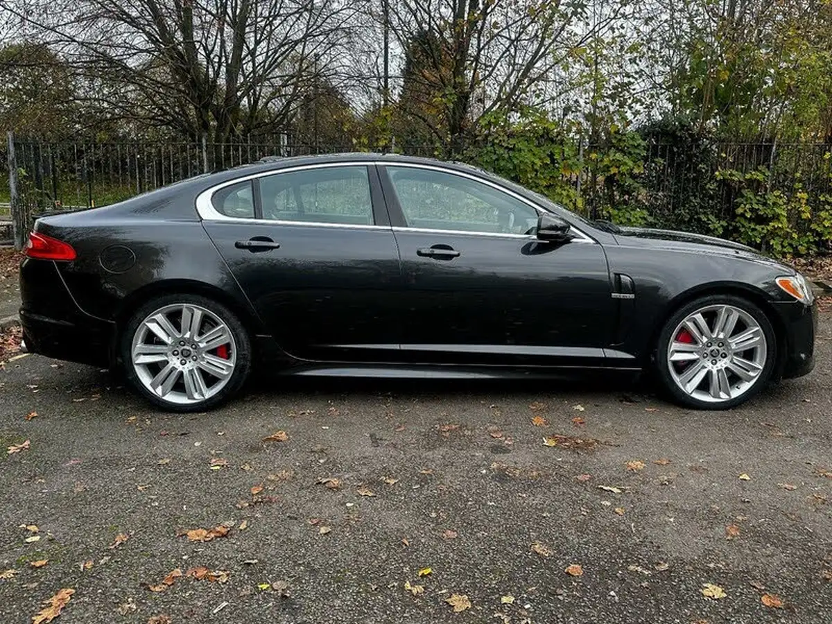 2011-jaguar-xf-50-xfr-big-17