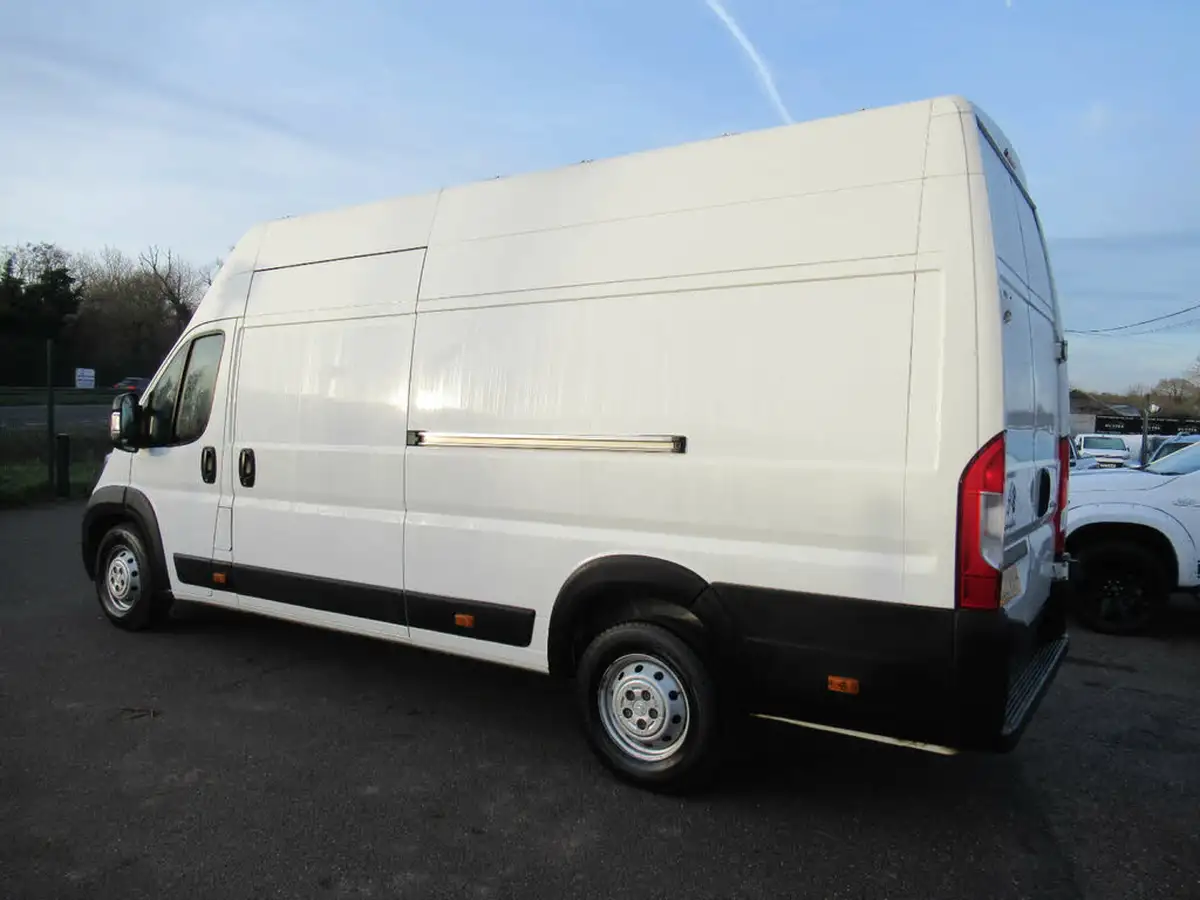 2021-citroen-relay-22bluehdi-35-l4h3-heavy-enterprise-140eu6dt-big-5