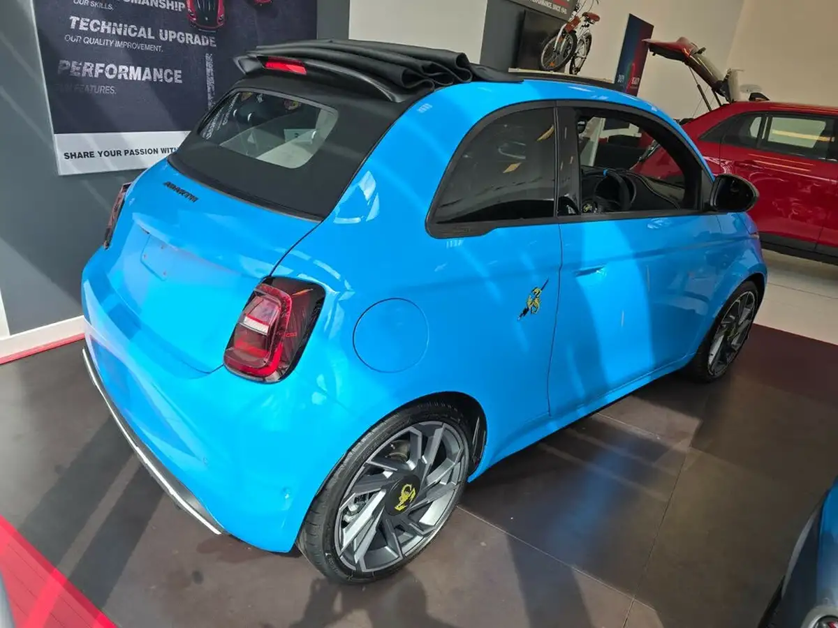 2024-abarth-500c-e-500e-turismo-big-5