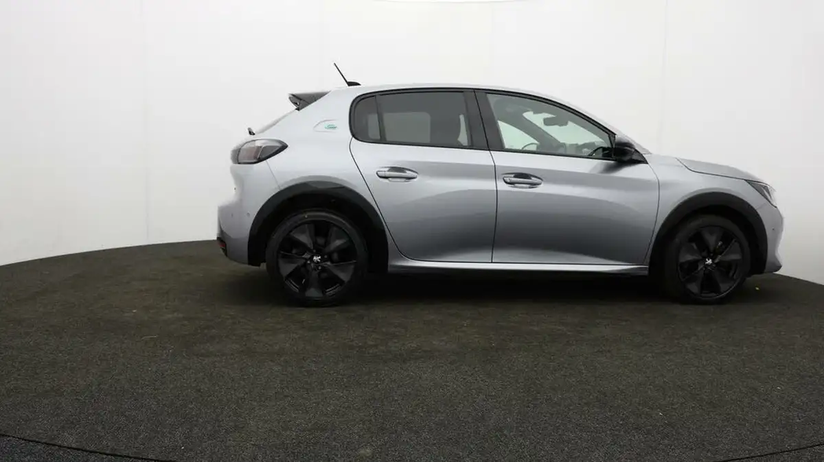 2021-peugeot-208-e-gt-50kwh-big-31