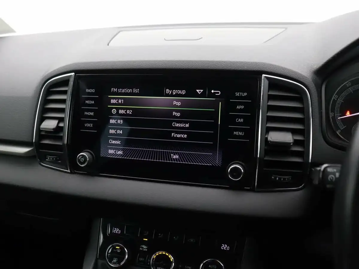 2020-skoda-karoq-15-tsi-se-big-14