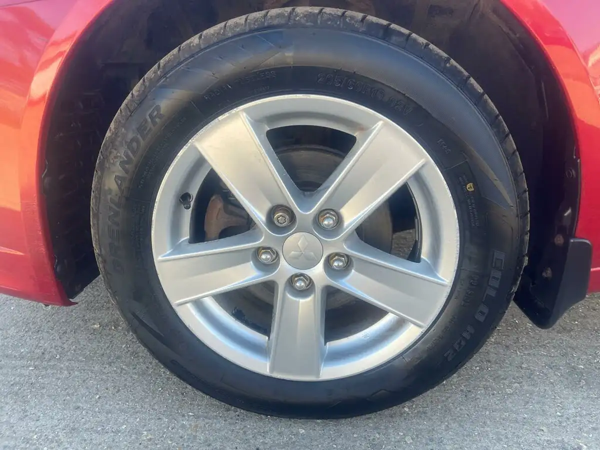 2010-mitsubishi-lancer-20td-gs2-big-50