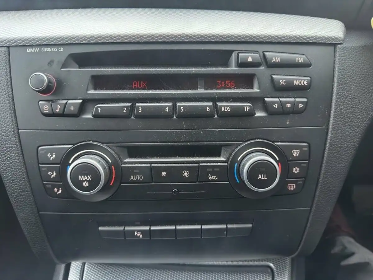 2010-bmw-1-series-20td-118d-m-sport-hatchback-5d-auto-big-16