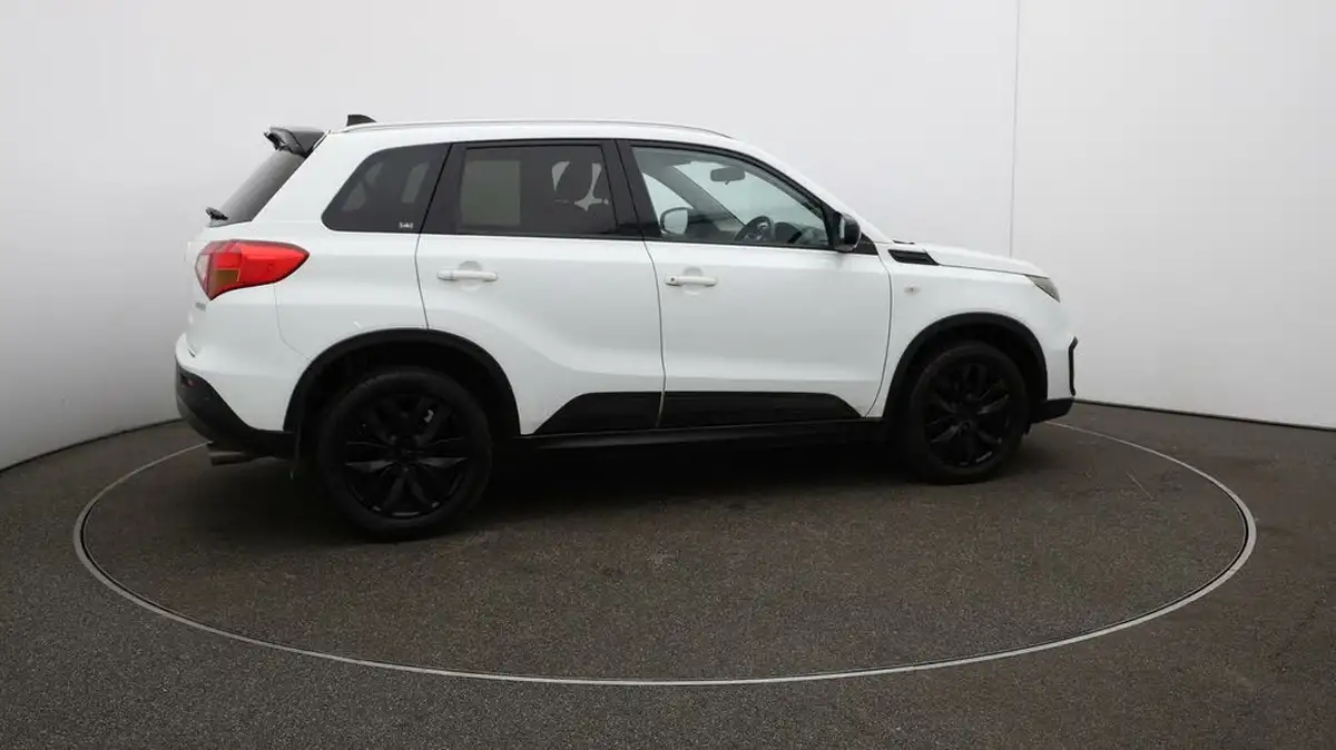 2018-suzuki-vitara-16-kuro-big-42