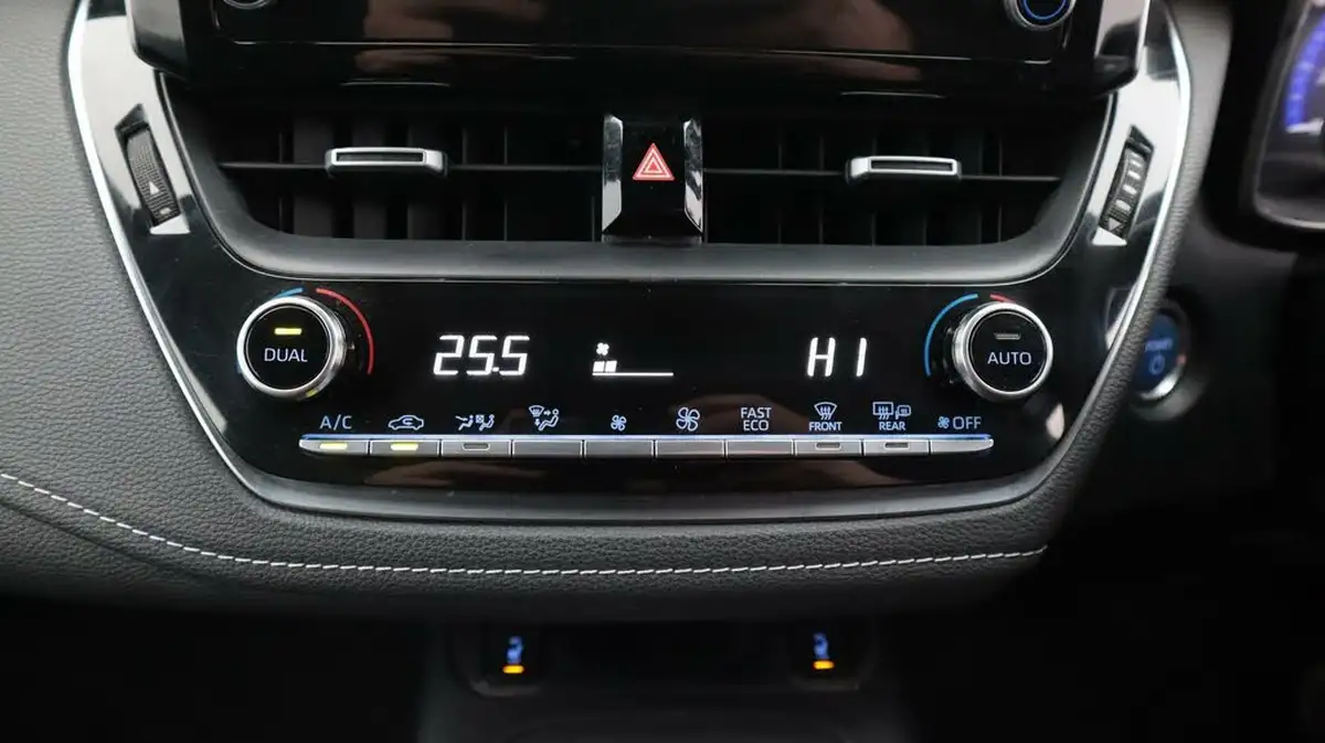 2021-toyota-corolla-18-vvt-i-design-trk-touring-sports-5d-big-12