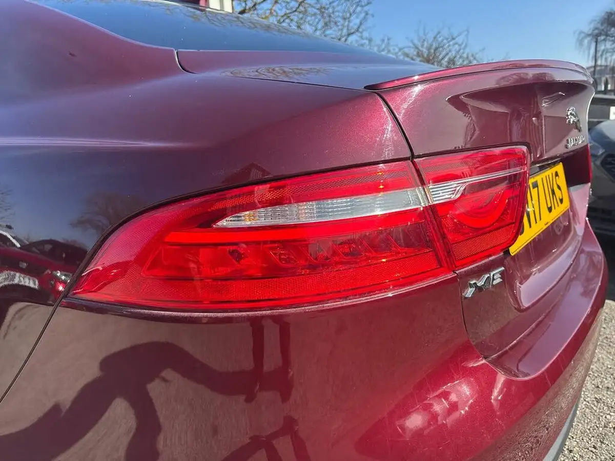 2017-jaguar-xe-20d-r-sport-180ps-1999cc-auto-big-22